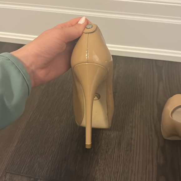Michael Kors Nude Heels - Picture 5 of 10